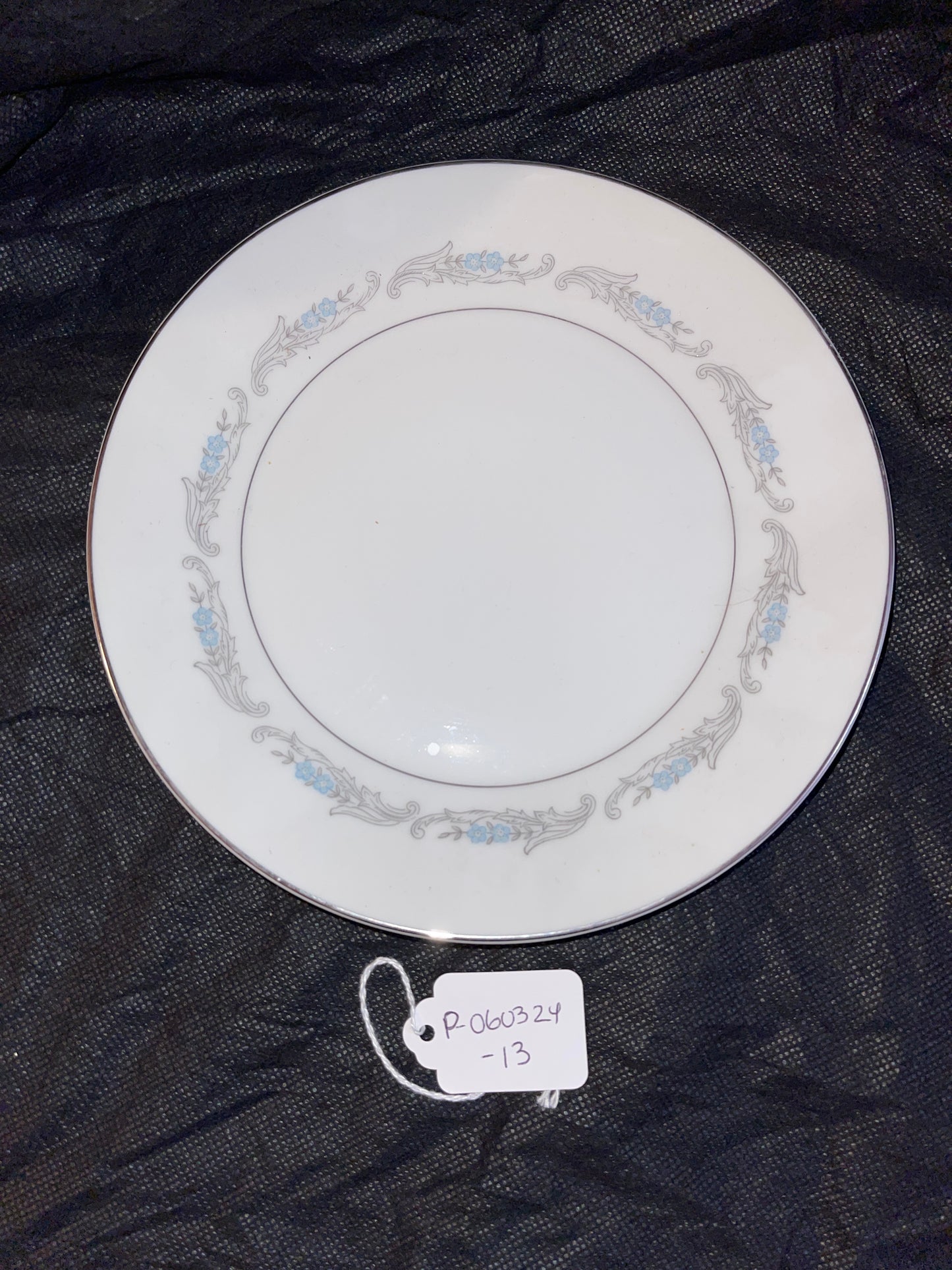 DISHES RENTAL MIKASA medium plates