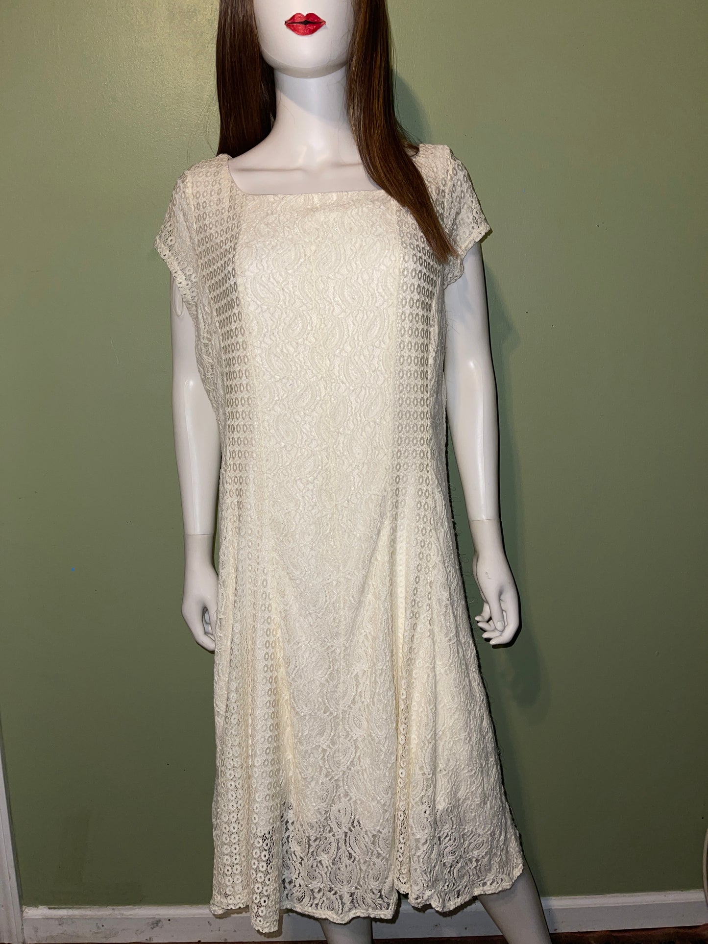 DRESS RENTAL LACE WHITE CREAM 1X  PLUS XXL XL