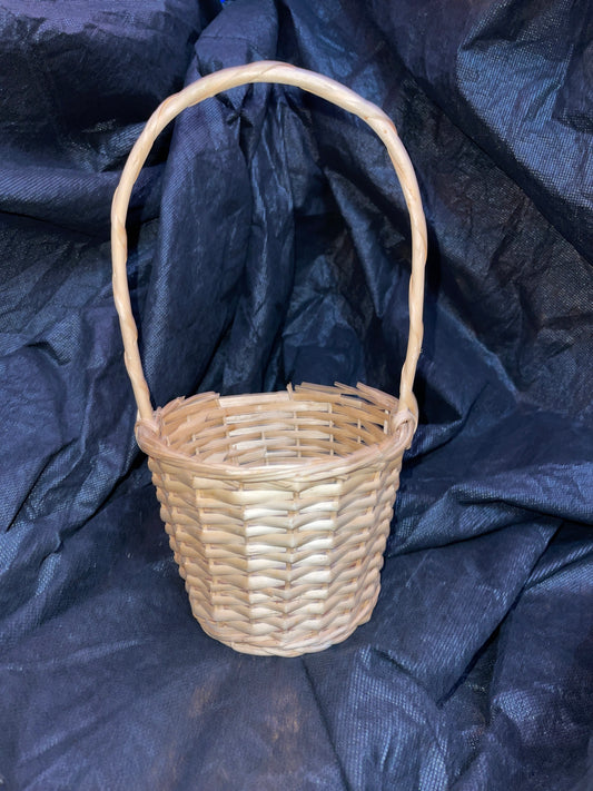 BASKET RENTAL SMALL FLOWER GIRL TAN WOVEN VINTAGE BASKET