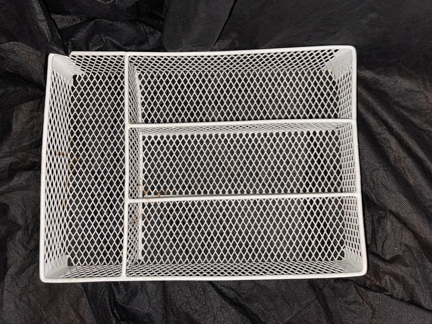 TABLEWARE RENTAL VINTAGE WHITE METAL MESH FLATWARE PARTY BUFFET ORGANIZER BASKET