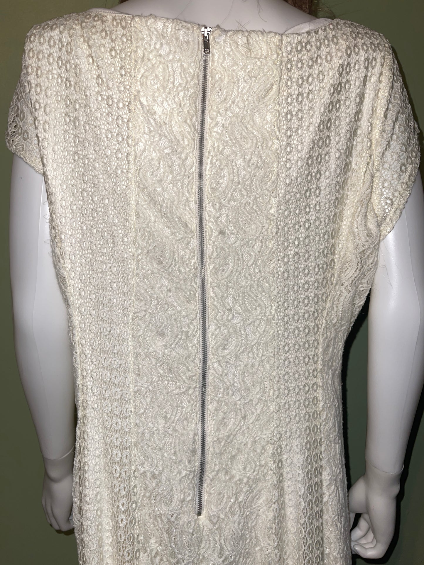 DRESS RENTAL LACE WHITE CREAM 1X  PLUS XXL XL