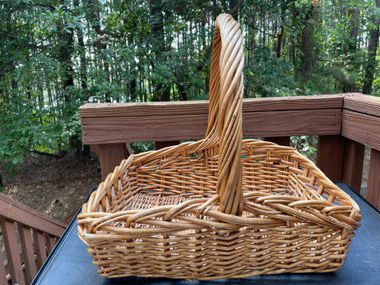 RENTAL extra LARGE TAN WICKER WOVEN SQUARE BASKET HANDLE