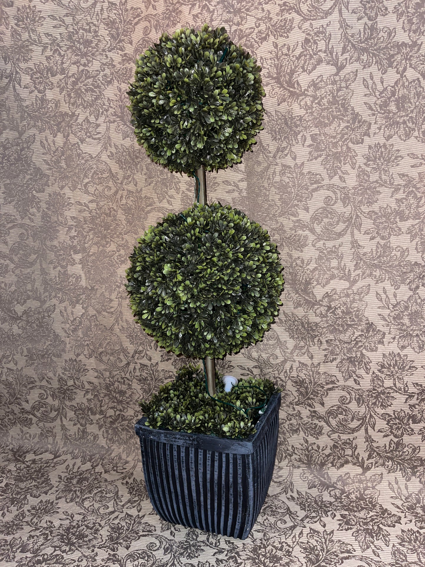 TREE RENTAL GREENERY TOPIARY SHRUBBERY LIGHTED PLANTER