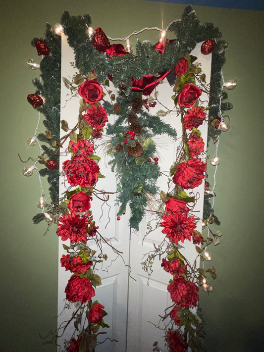 RENTAL HOLIDAY DECOR DOOR DIVIDER CORNER