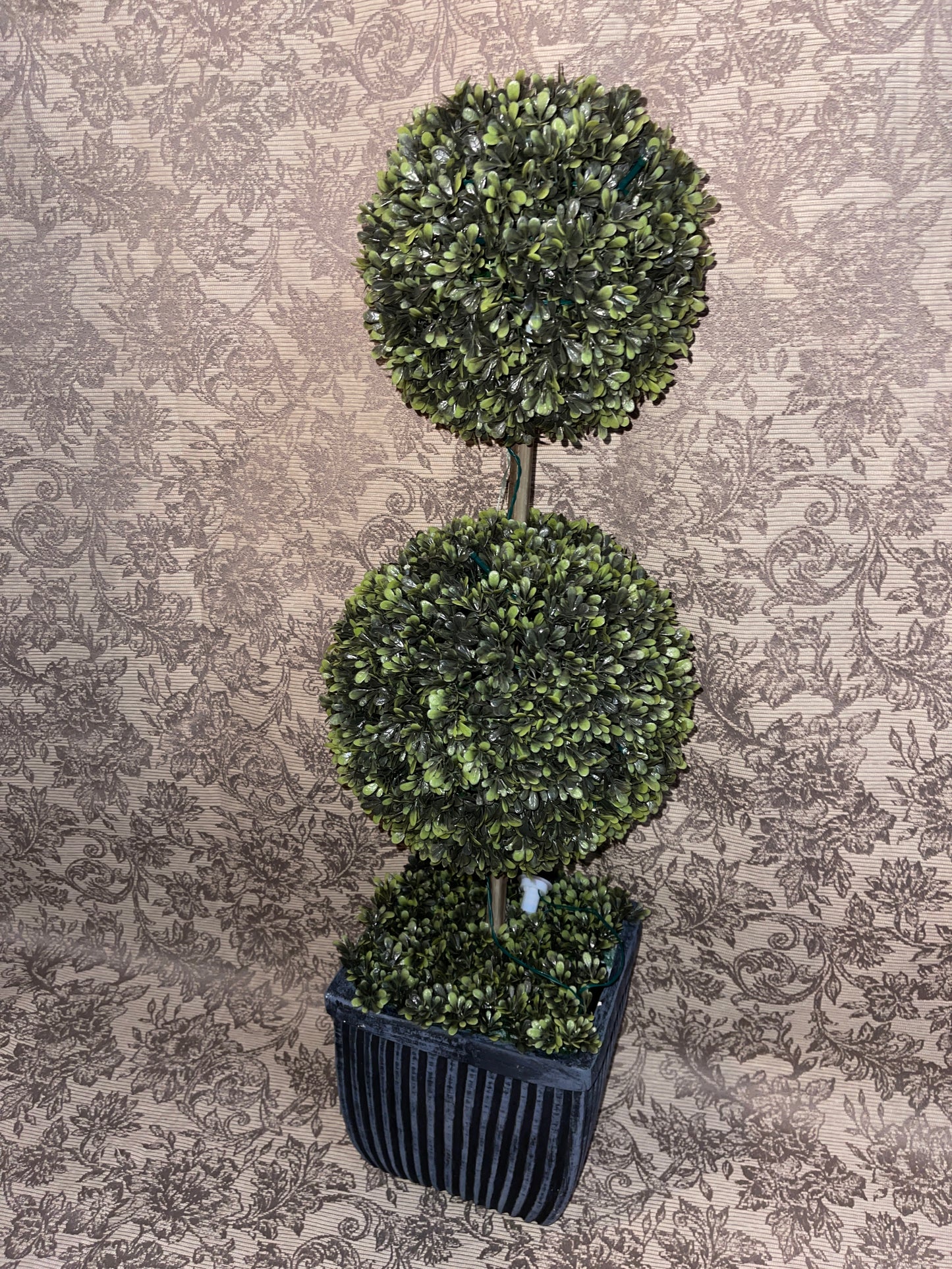 TREE RENTAL GREENERY TOPIARY SHRUBBERY LIGHTED PLANTER