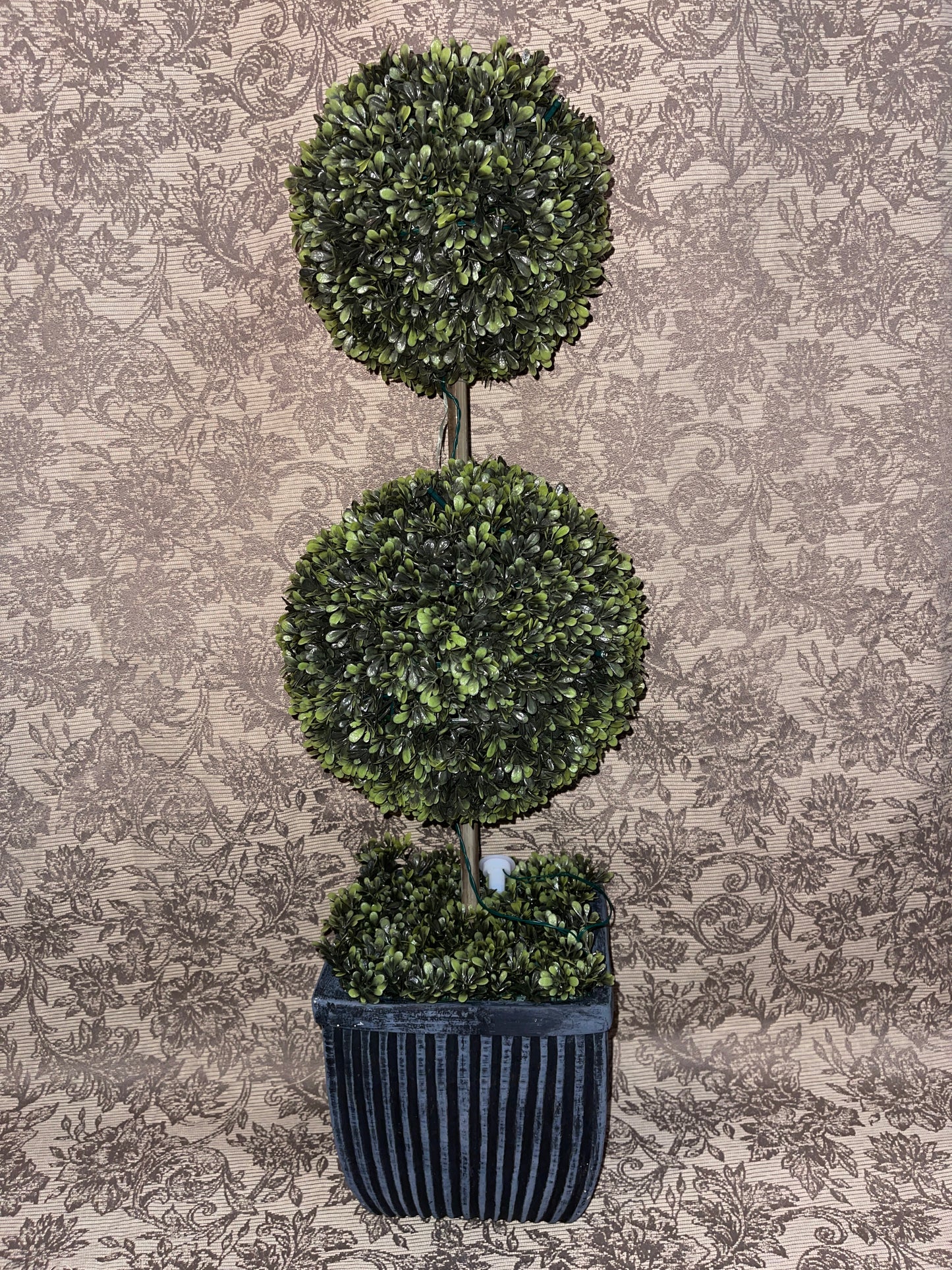 TREE RENTAL GREENERY TOPIARY SHRUBBERY LIGHTED PLANTER