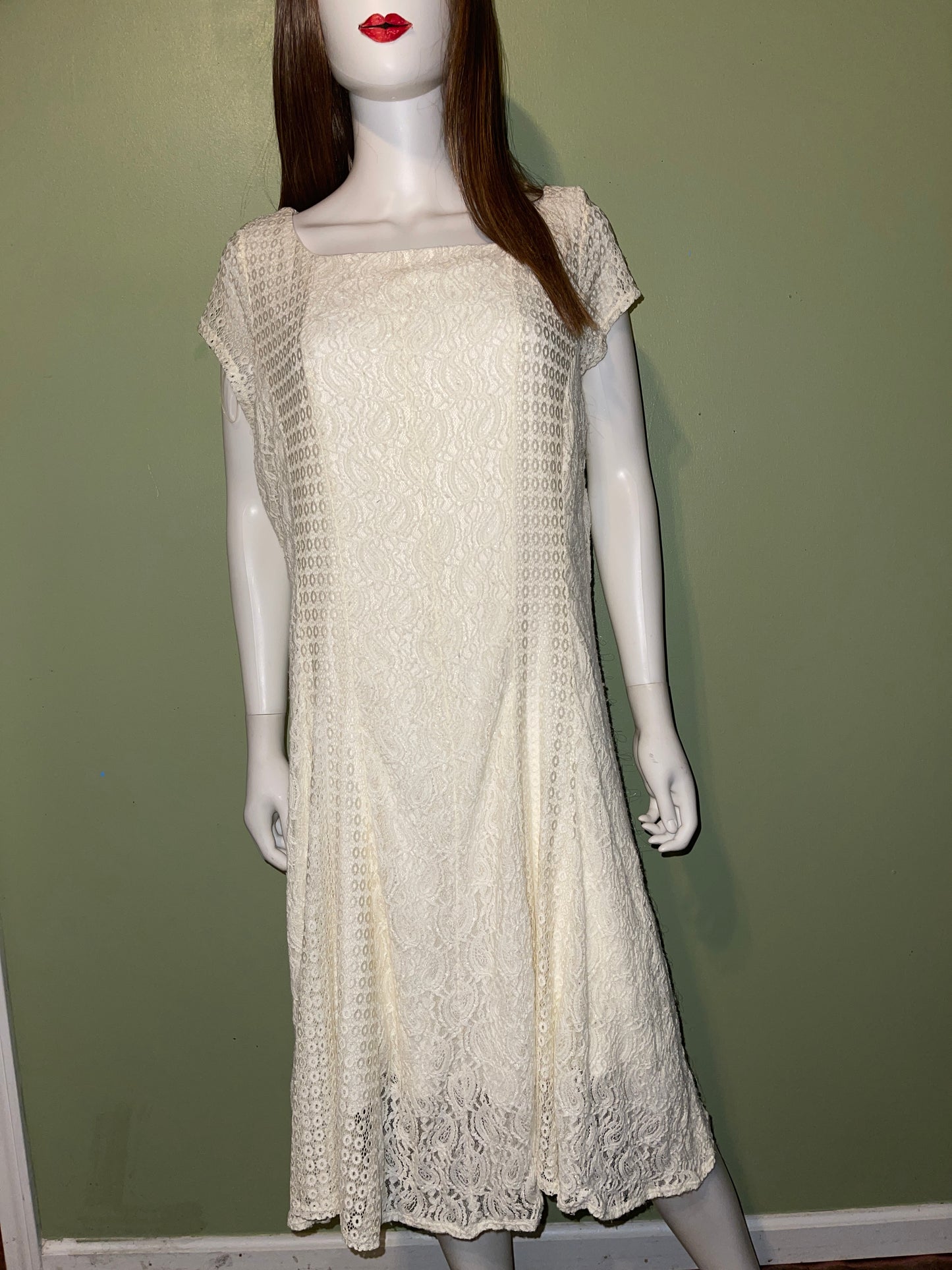 DRESS RENTAL LACE WHITE CREAM 1X  PLUS XXL XL